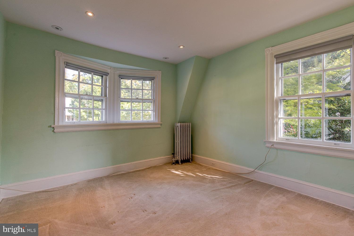 228 Poplar Avenue Wayne, PA 19087 - Photo 20 of 32 Second bedroom on this level (wood floor)