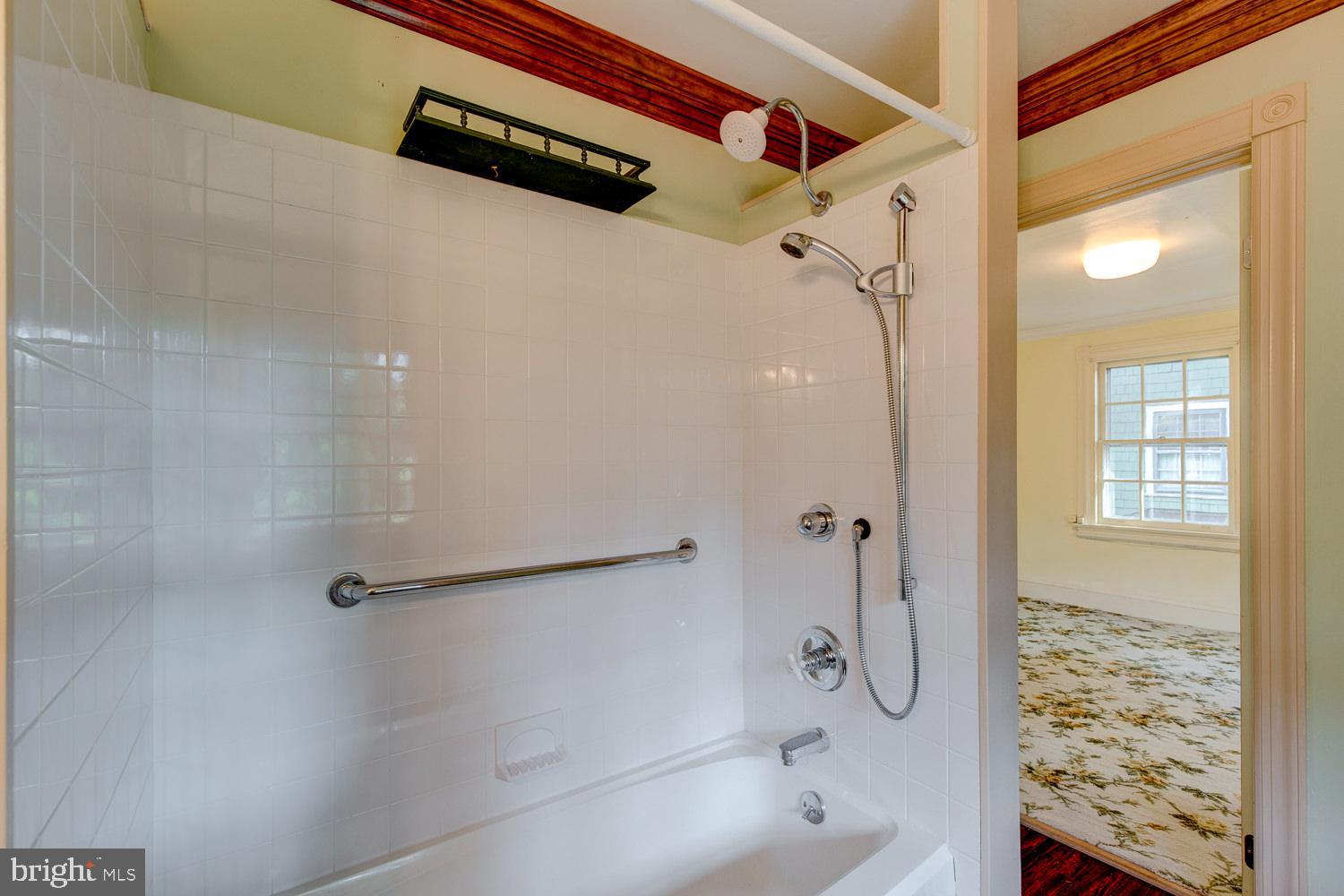 228 Poplar Avenue Wayne, PA 19087 - Photo 23 of 32 Shared hall bath with shower