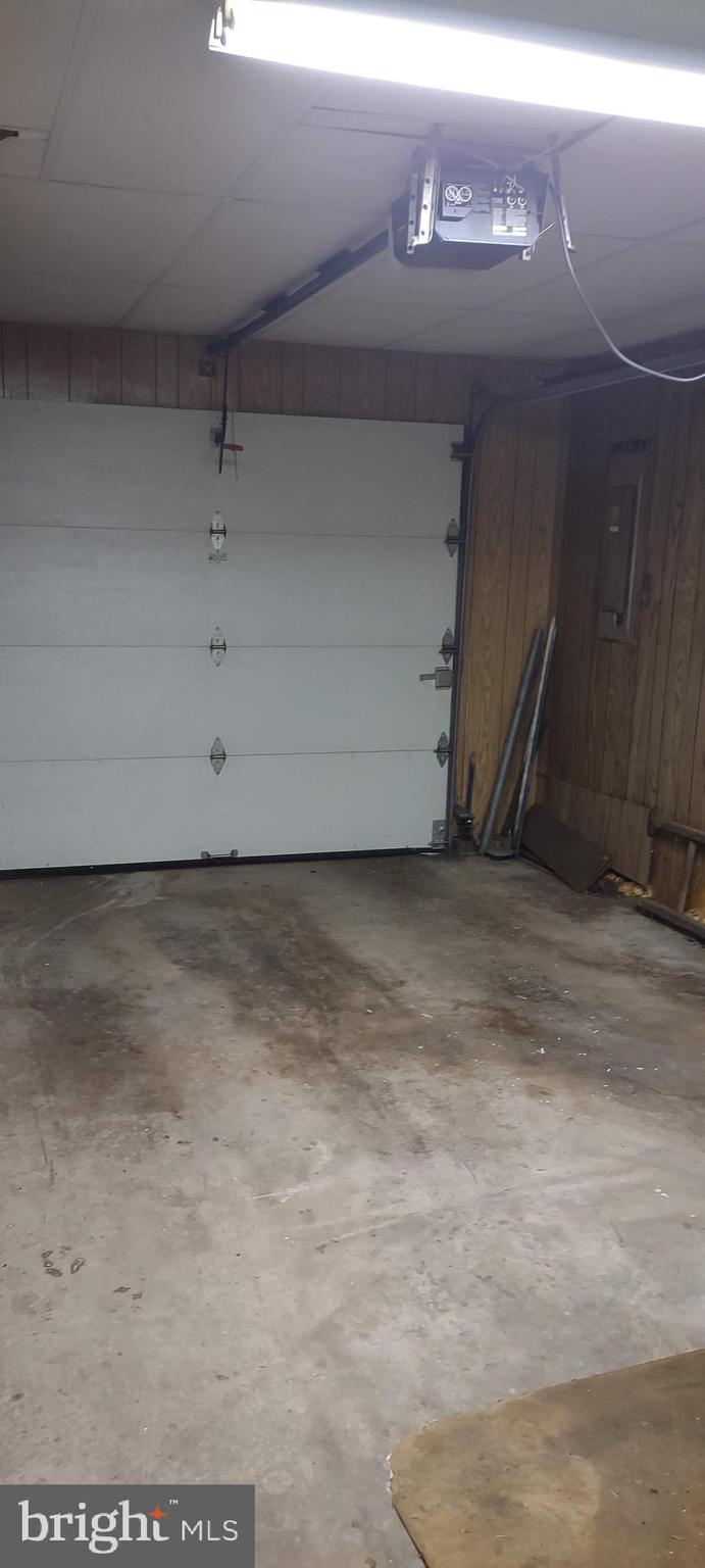1025 Callowhill Road Perkasie, PA 18944 - Photo 36 of 39 Garage