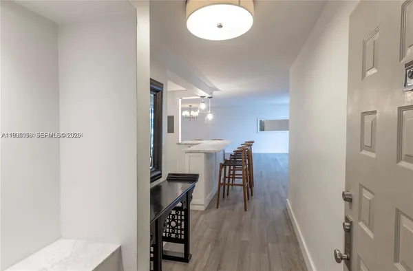 $4,000 | 6061 Collins Avenue, Unit 7D, Miami Beach, FL 33140