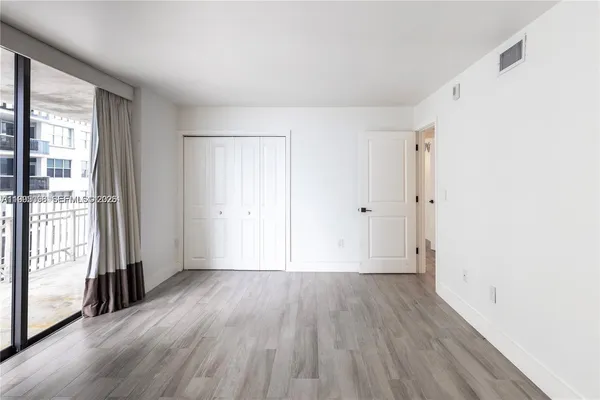 $4,000 | 6061 Collins Avenue, Unit 7D, Miami Beach, FL 33140