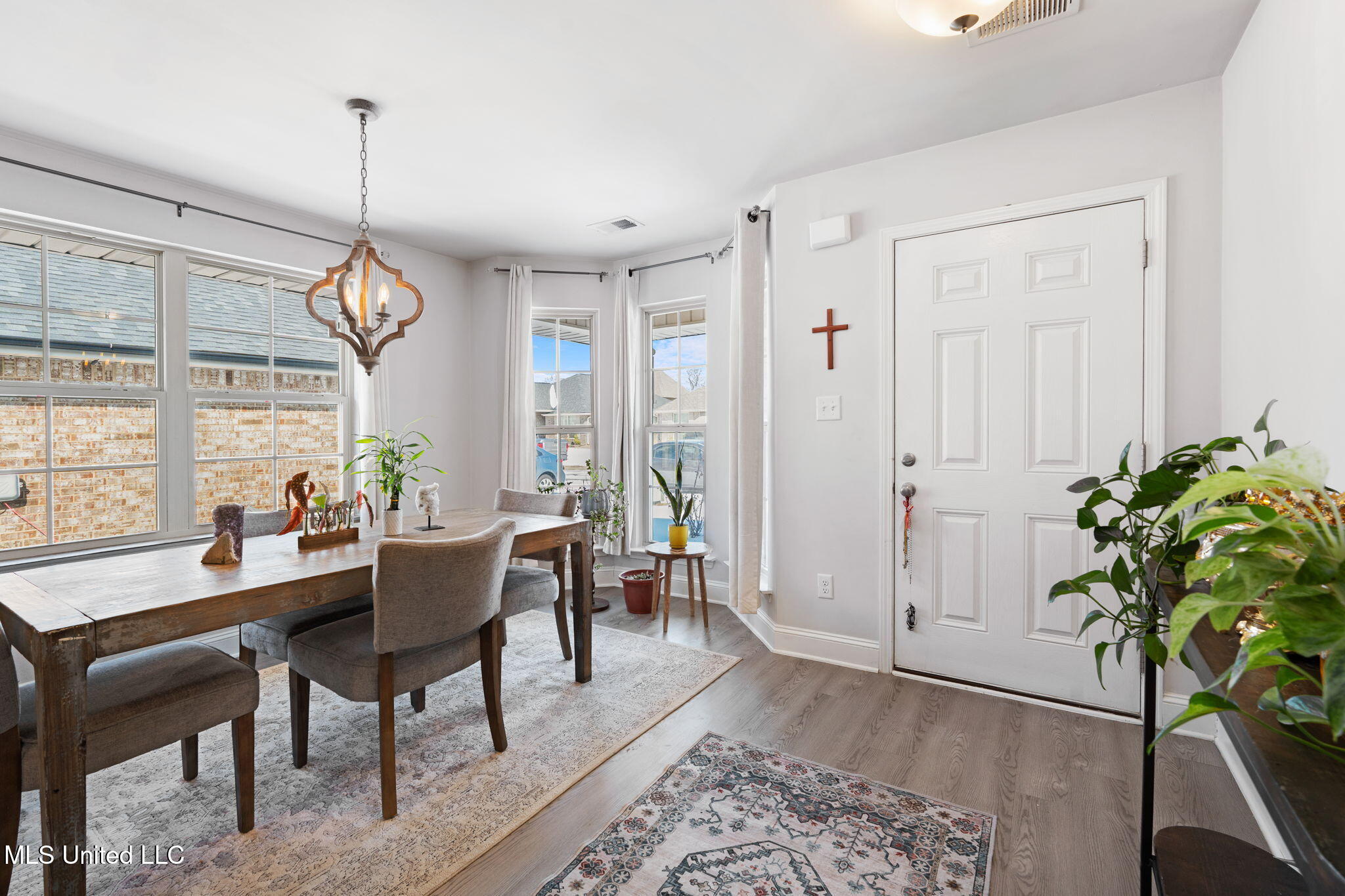 3377 Cable Lane Southaven, MS 38672 - Photo 3 of 31 5-web-or-mls-3377 Cable Ln-04