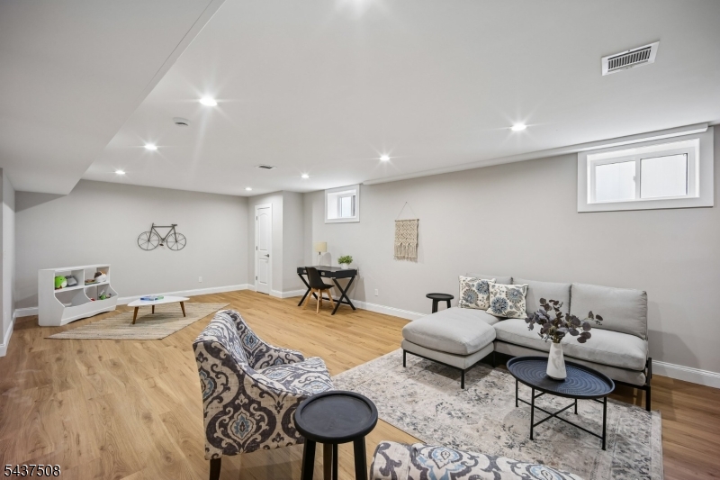 5 Briar Cliff Road Livingston, NJ 07039 - Photo 41 of 49 Gallery Image 41