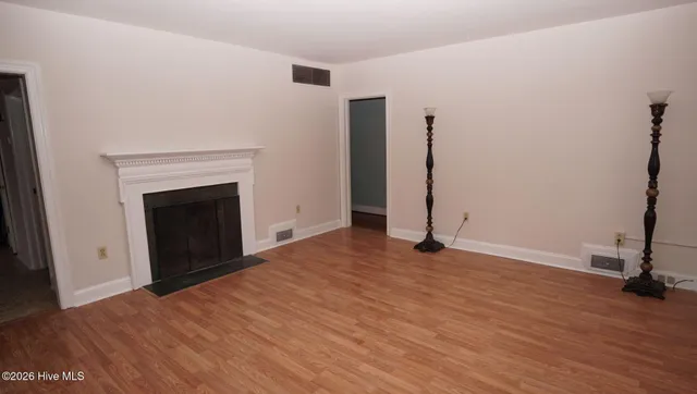 $1,800 | 14 Tallman Street, Jacksonville, NC 28540