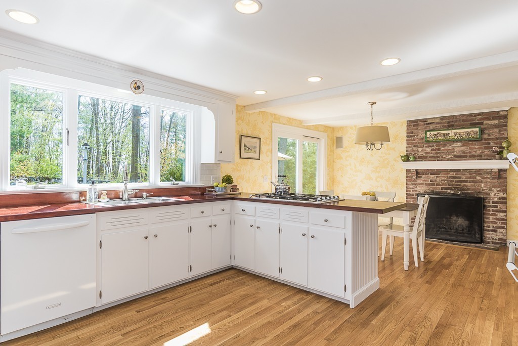 5 Hickory Hill Road Manchester, MA 01944 - Photo 6 of 29 Gallery Image 6