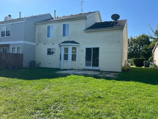 $2,350 | 63 Sandhurst Road, Mundelein, IL 60060