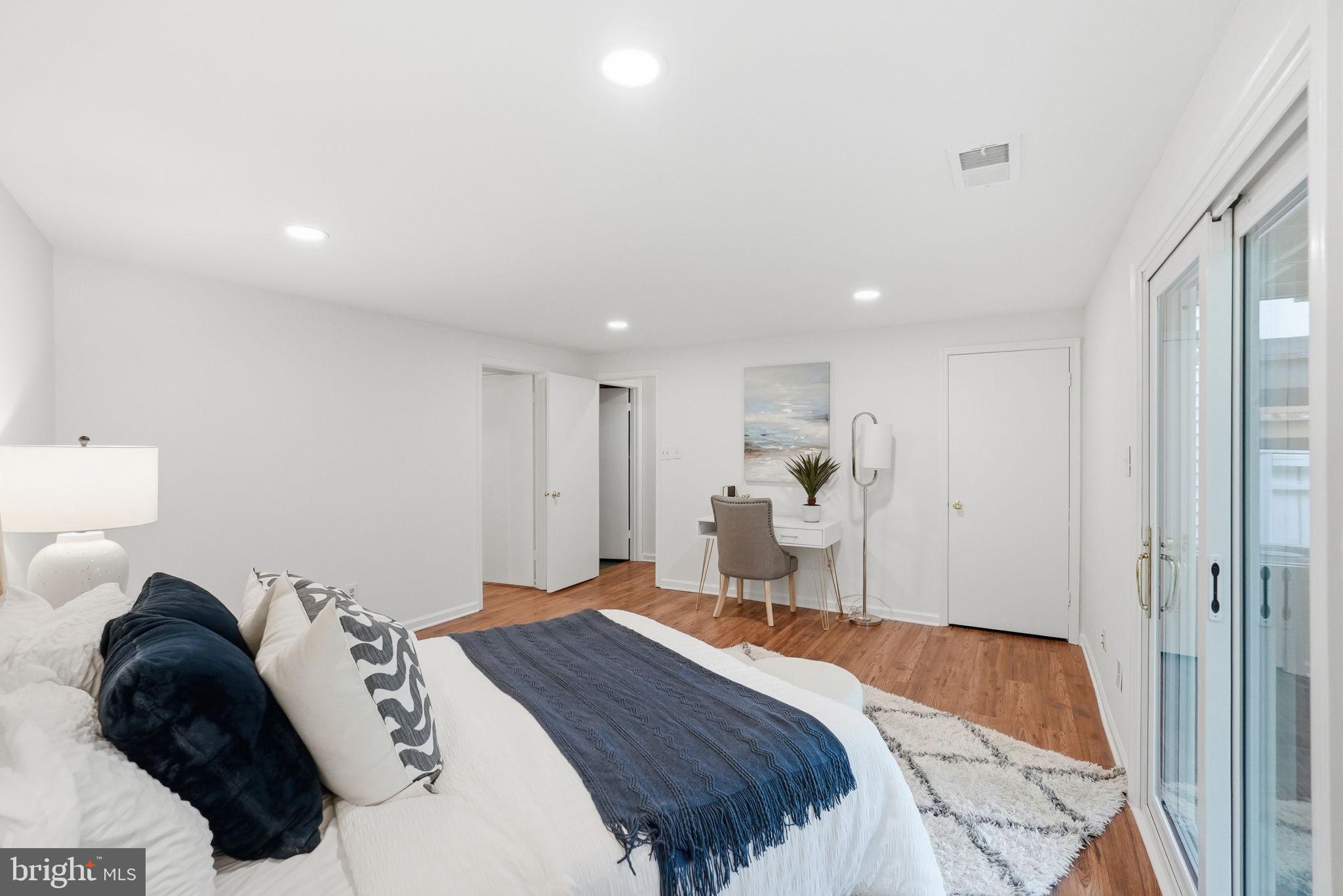 1686 Oaktree Court Reston, VA 20194 - Photo 17 of 26 Gallery Image 17