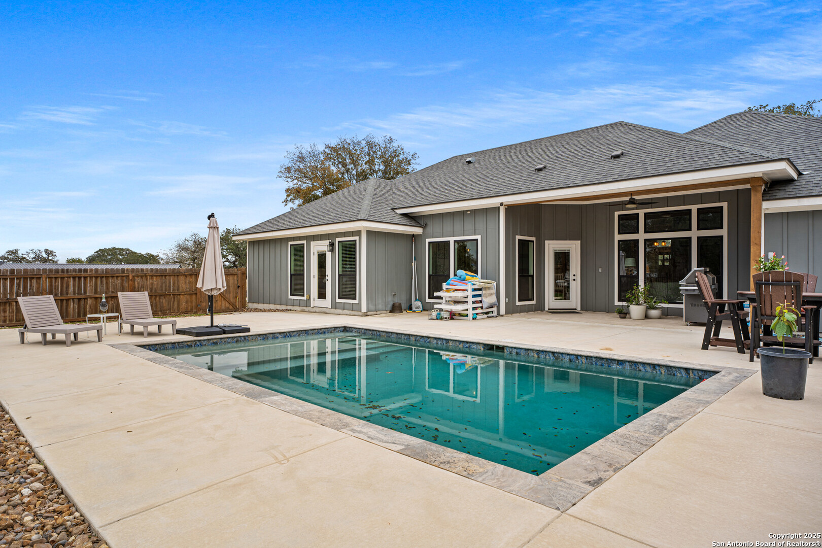 104 Archer Ridge Drive La Vernia, TX 78121 - Photo 35 of 45 a view of a house with sitting area