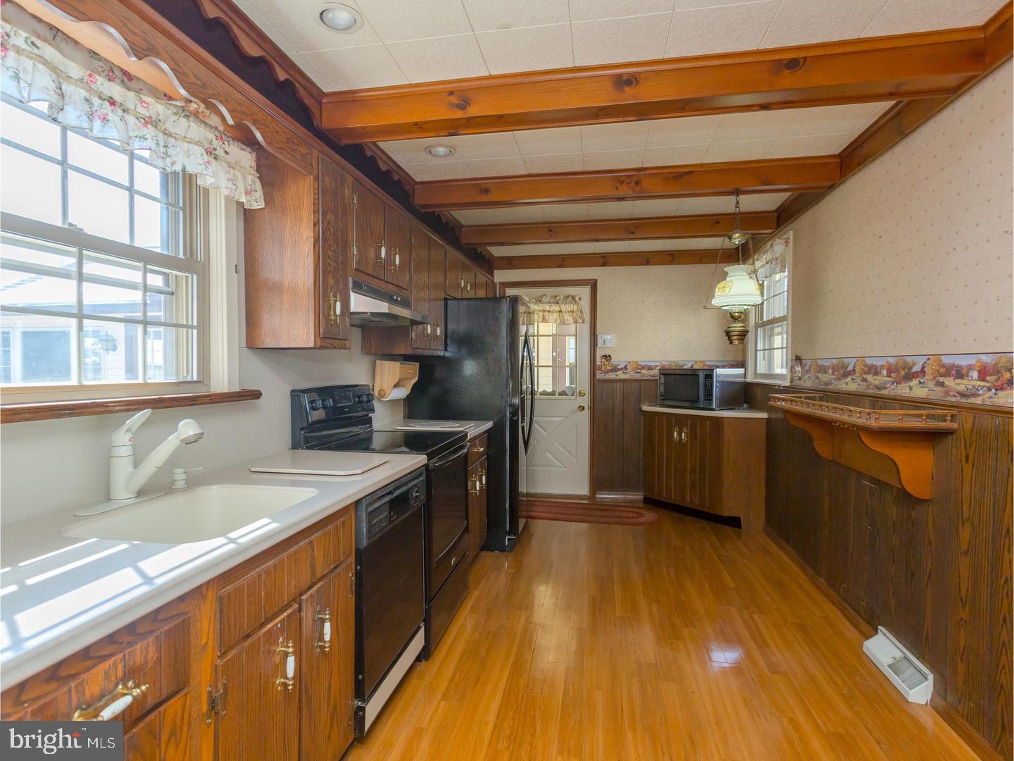 319 Lewis Road Broomall, PA 19008 - Photo 6 of 14 Kitchen