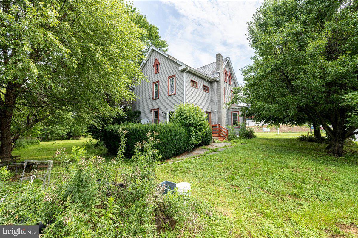 2260 Allentown Road Quakertown, PA 18951 - Photo 2 of 28 Side/Rear Yard