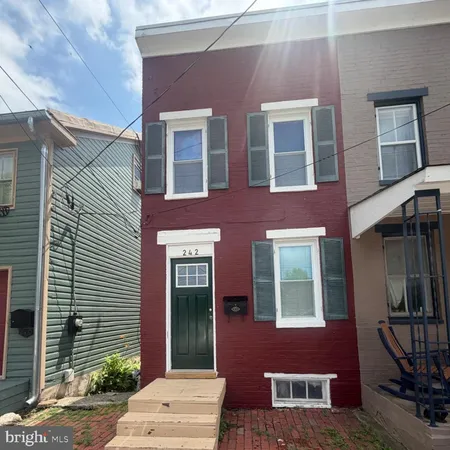 $2,200 | 242 South Carroll Street, Frederick, MD 21701