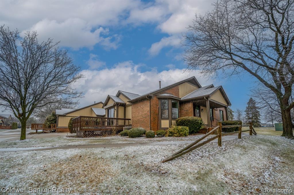 250 Meadow Bridge Drive Rochester Hills, MI 48307 - Photo 1 of 39