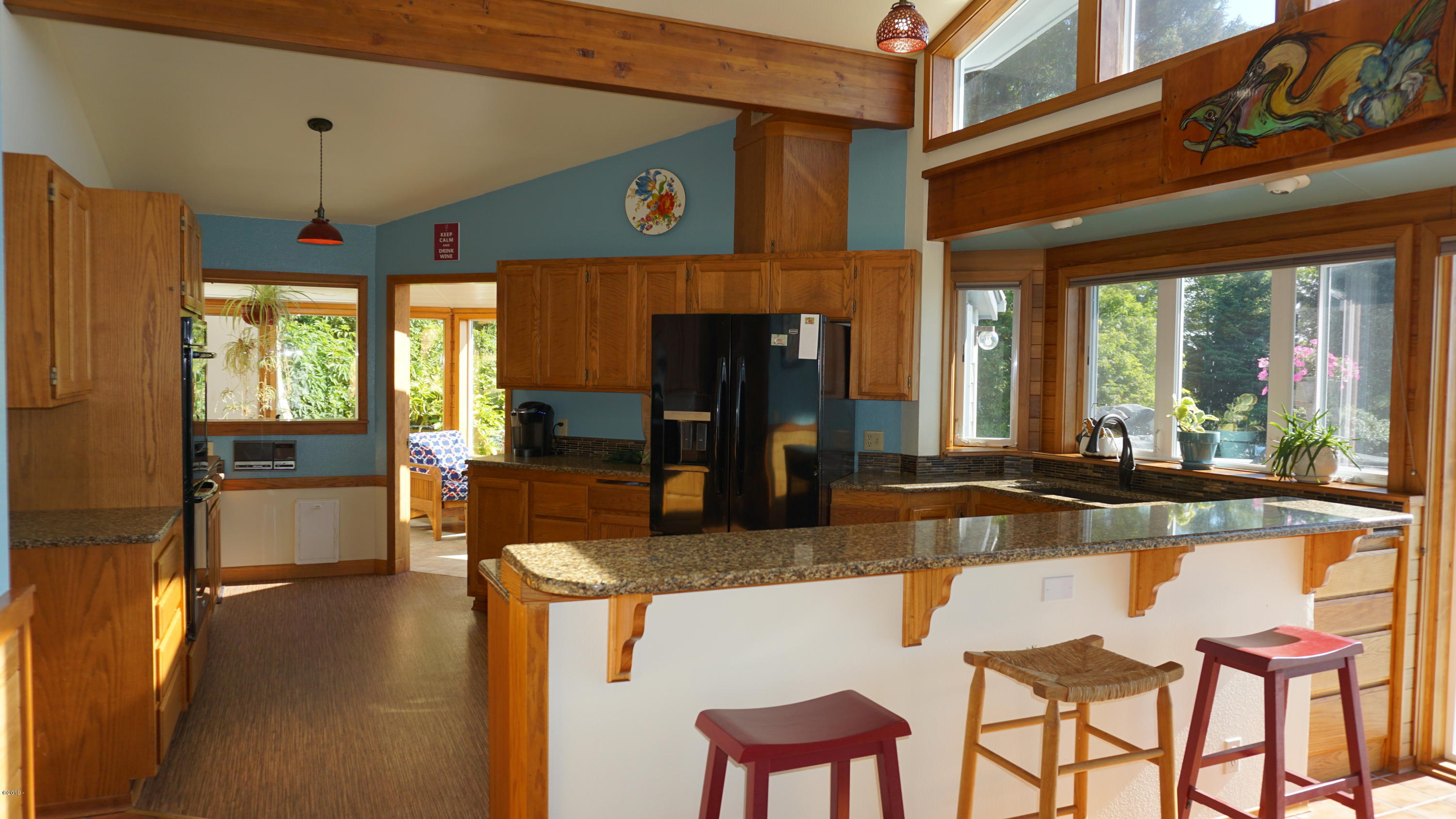 80 Reeves Circle Yachats, OR 97498 - Photo 8 of 30 Kitchen