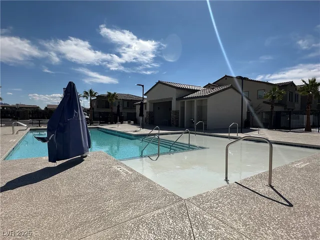 $2,433 | 206 Callen Falls Avenue, Unit 1511, Henderson, NV 89011