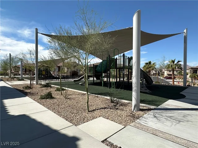 $2,433 | 206 Callen Falls Avenue, Unit 1511, Henderson, NV 89011