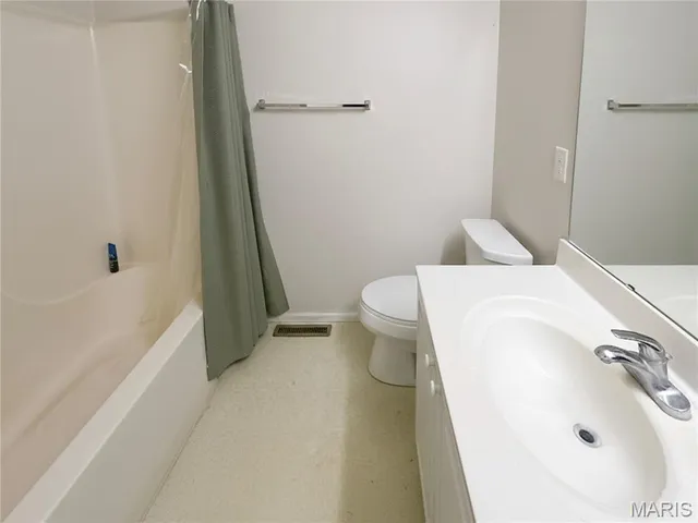 $340,000 | 852 Molloy Drive, O'Fallon, MO 63366