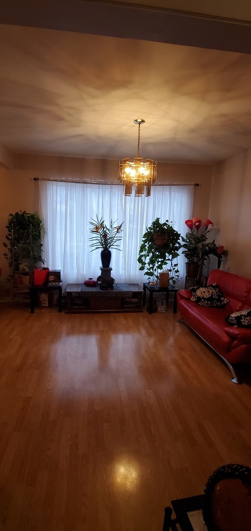 9315 South Clyde Avenue Chicago, IL 60617 - Photo 6 of 32 a kitchen with lots of counter top space