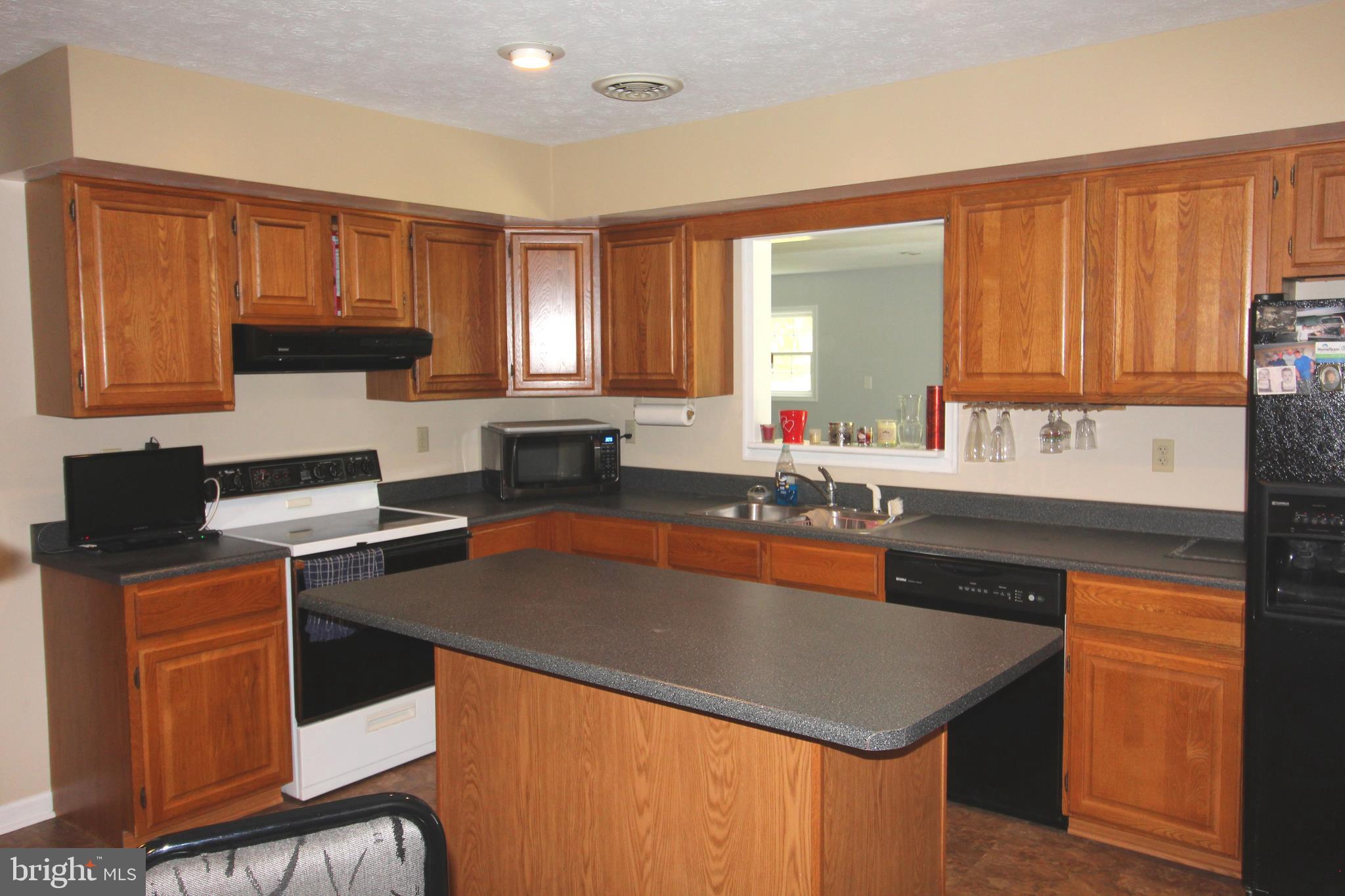 534 Lockhouse Road Falling Waters, WV 25419 - Photo 10 of 33