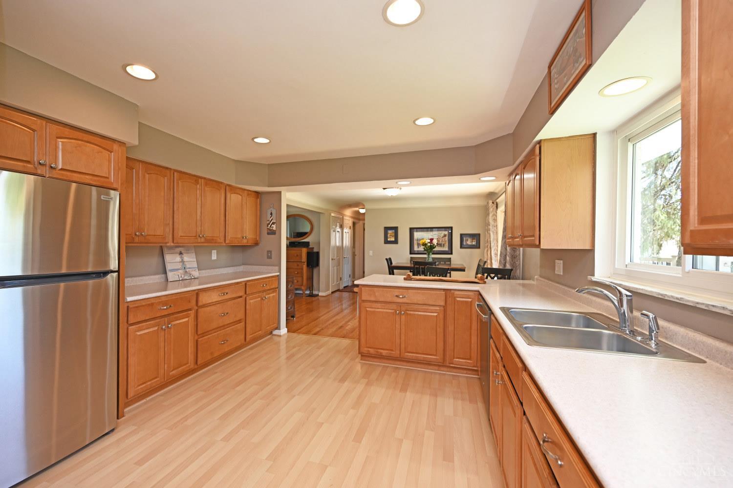 8851 Roundhill Road Cincinnati, OH 45236 - Photo 10 of 34 Gallery Image 10