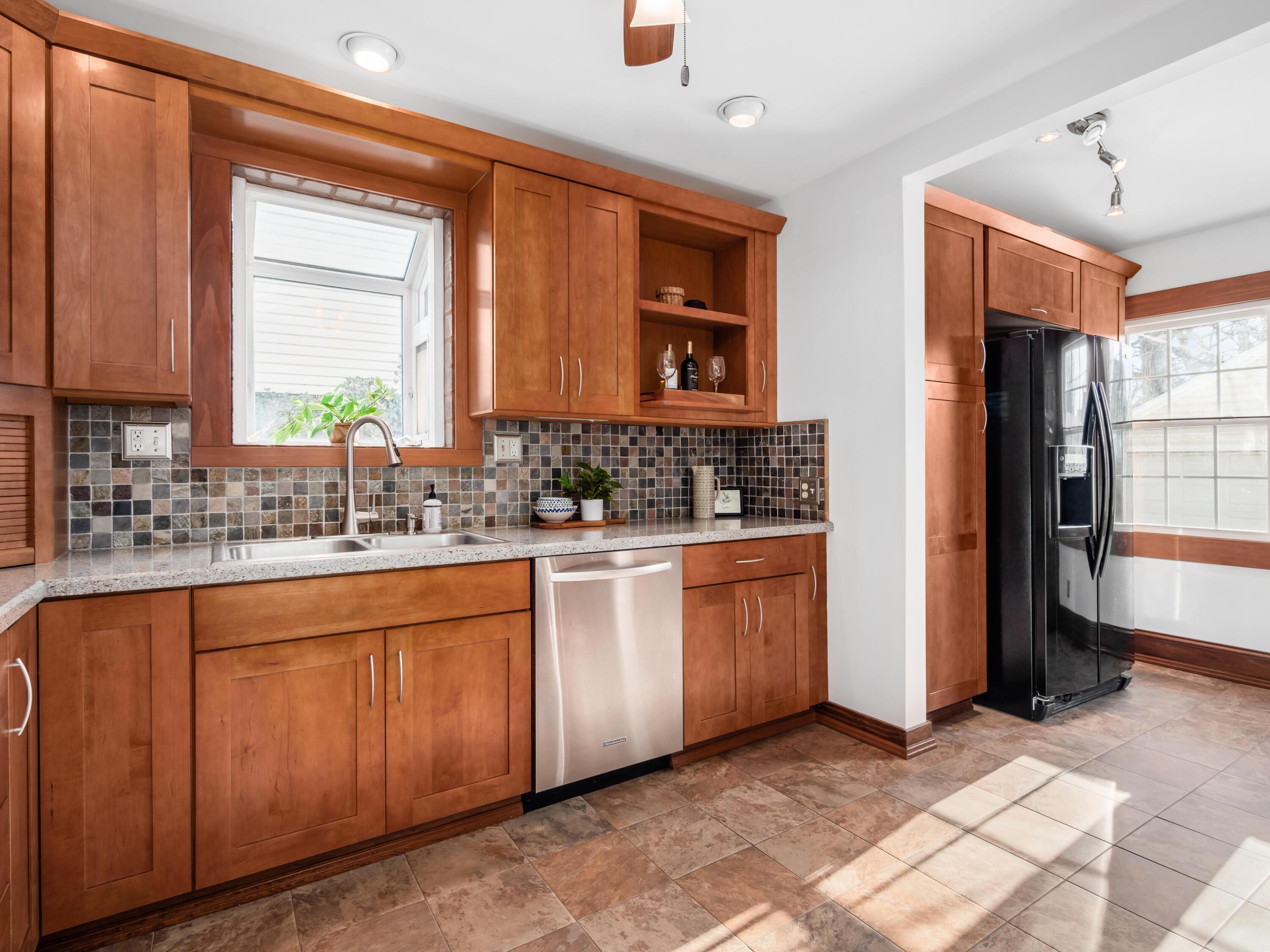 921 Timberman Road Columbus, OH 43212 - Photo 8 of 25 Updated Kitchen