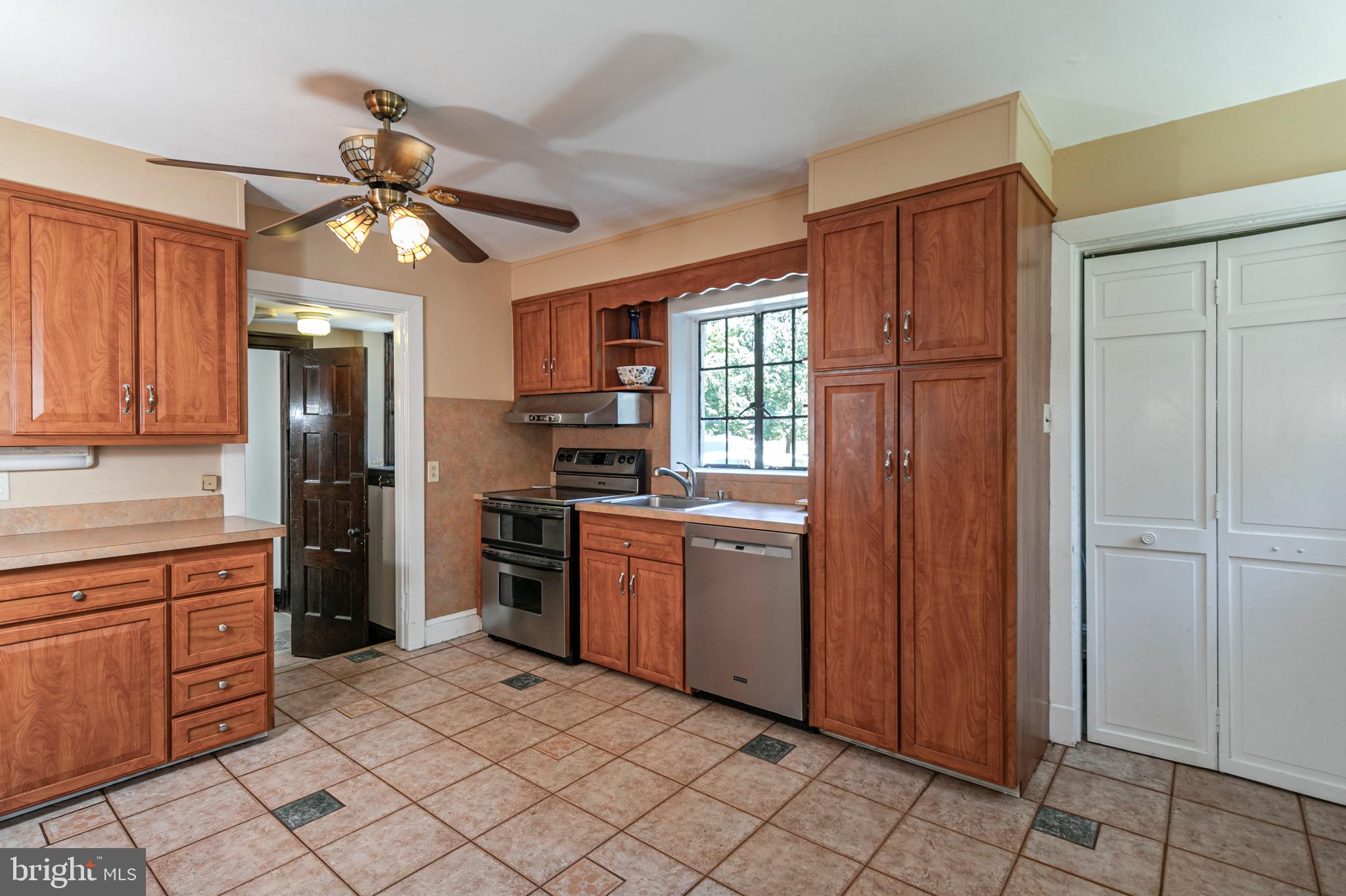 722 River Road Ewing, NJ 08628 - Photo 23 of 51