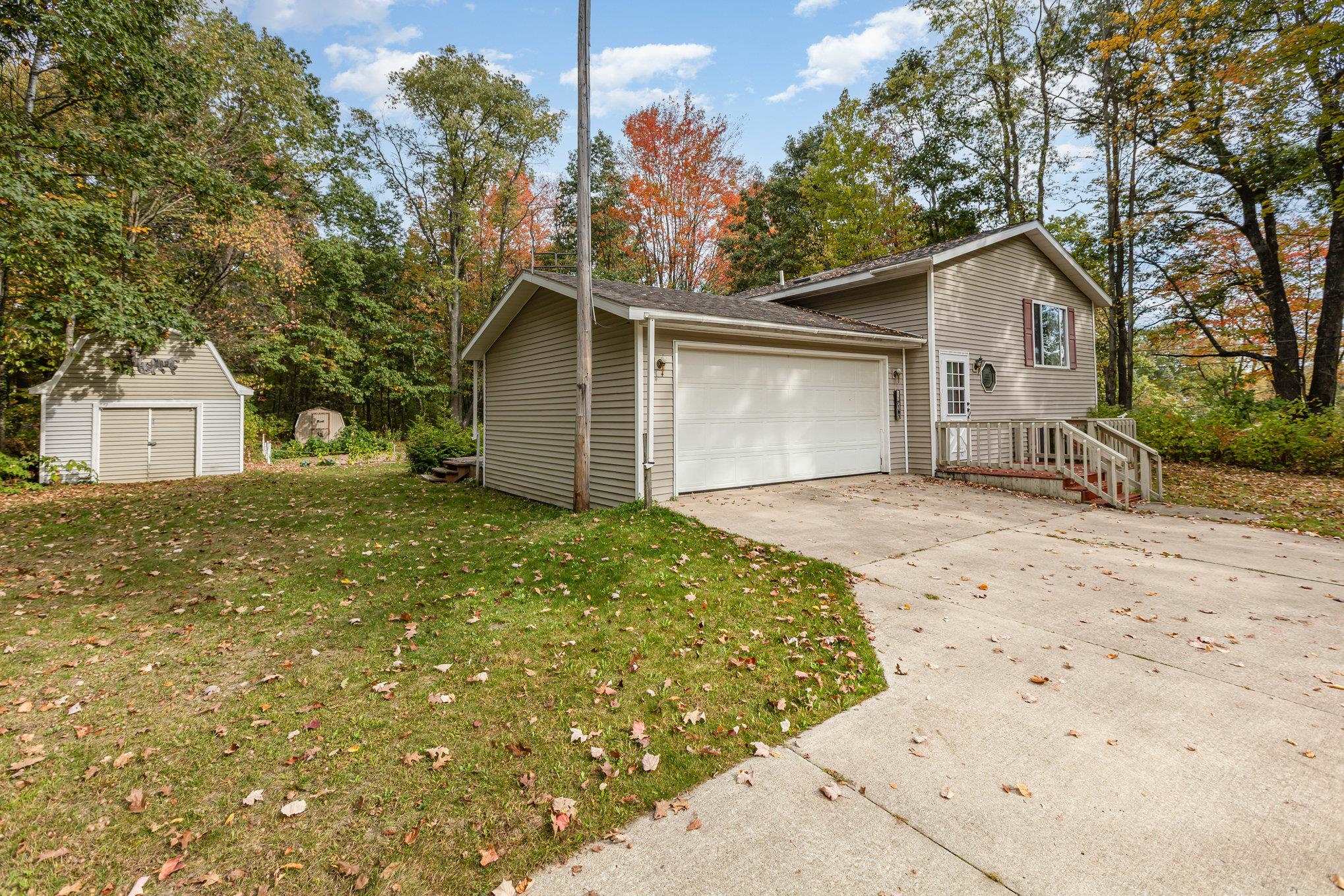 7165 30 3/4 Road Cadillac, MI 49601 - Photo 2 of 33 Gallery Image 2