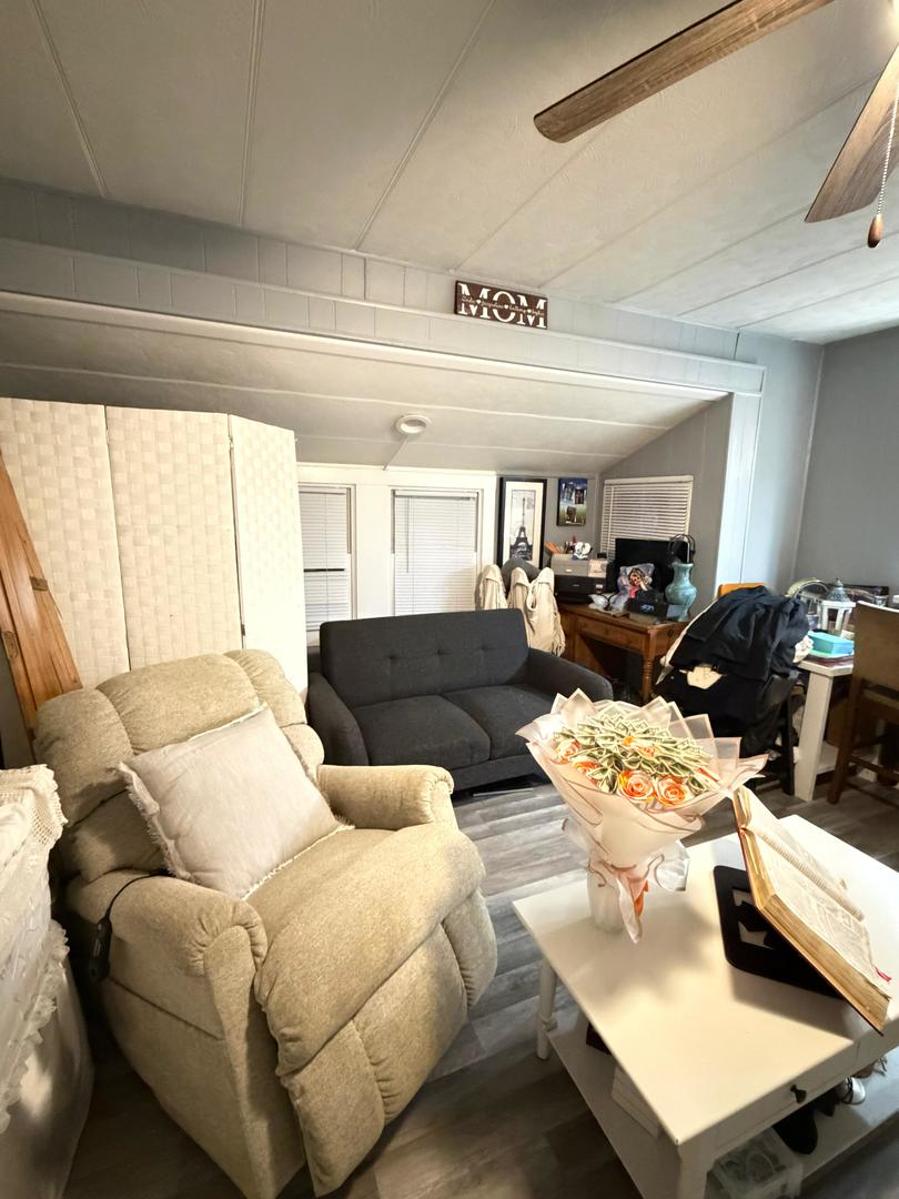 2315 Hickory Lane Sycamore, IL 60178 - Photo 4 of 12