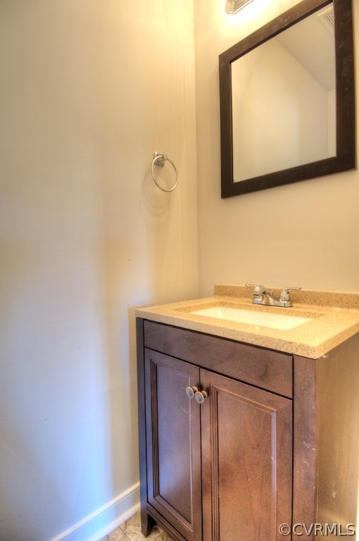 10011 Highview Road Glen Allen, VA 23059 - Photo 14 of 24 Powder room