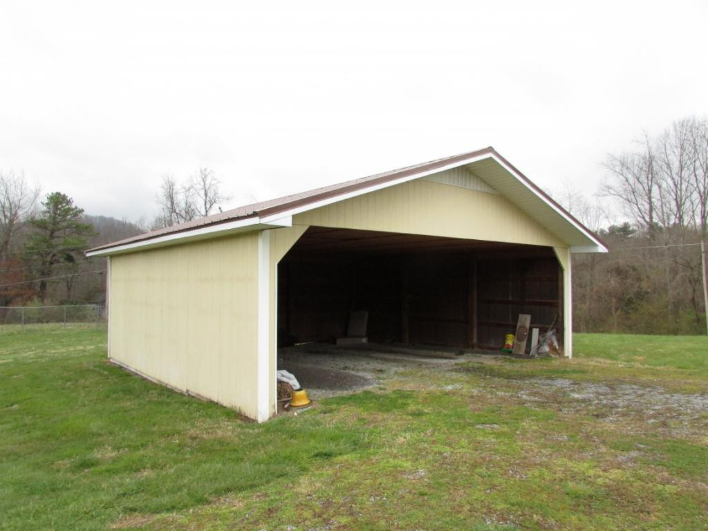 152 H Heaton Road Elizabethton, TN 37643 - Photo 5 of 12 Photo 5