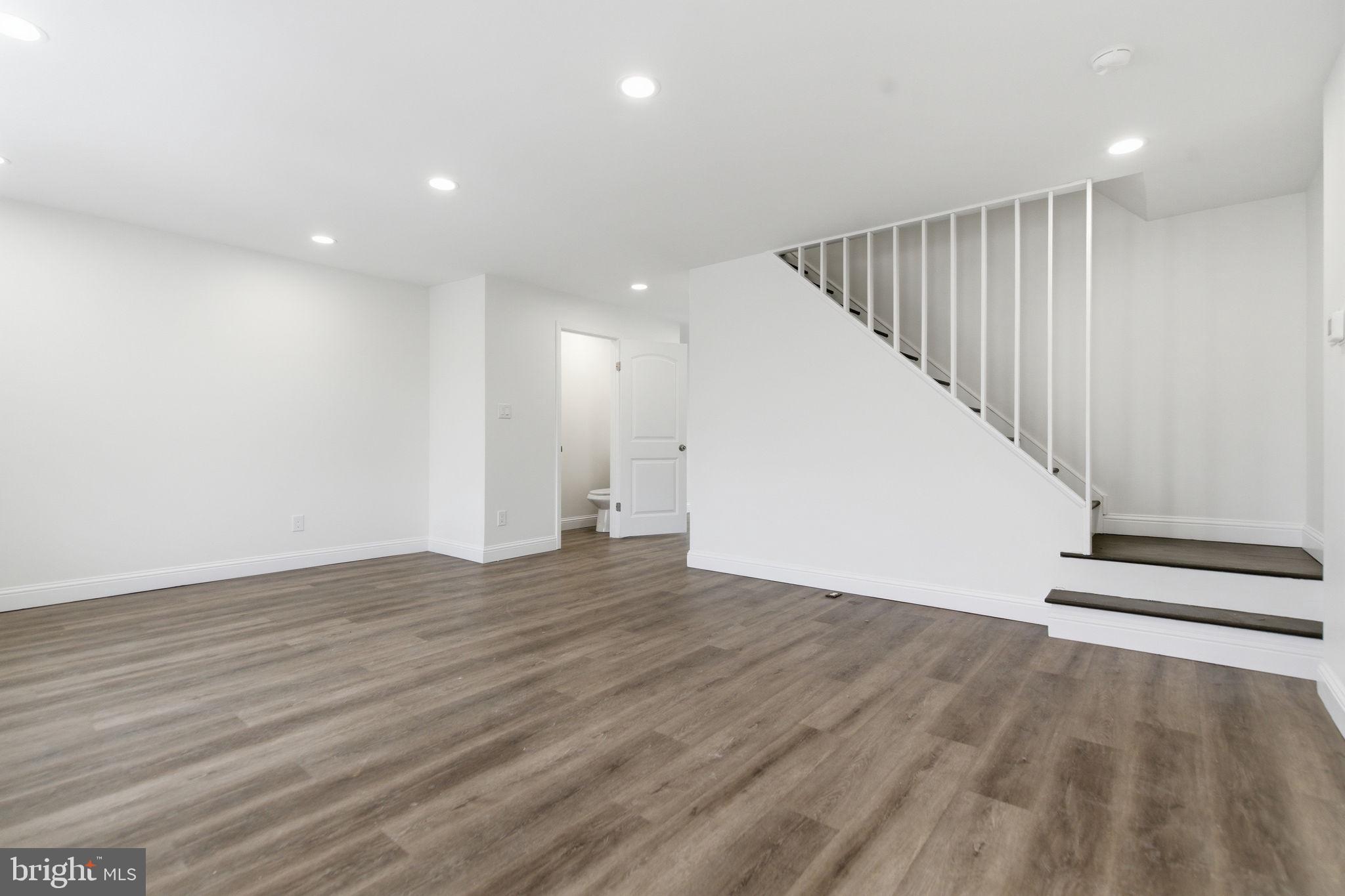 12410 Medford Road Philadelphia, PA 19154 - Photo 2 of 27