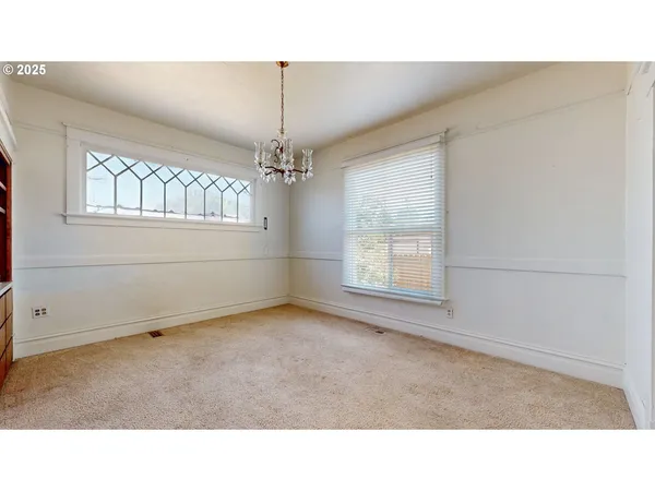 $279,990 | 2438 Auburn Avenue, Baker City, OR 97814