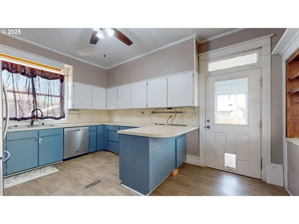 $279,990 | 2438 Auburn Avenue, Baker City, OR 97814