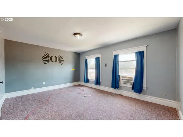 $279,990 | 2438 Auburn Avenue, Baker City, OR 97814