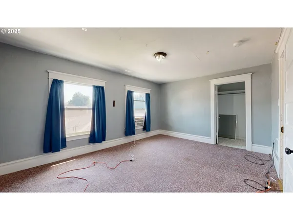 $279,990 | 2438 Auburn Avenue, Baker City, OR 97814