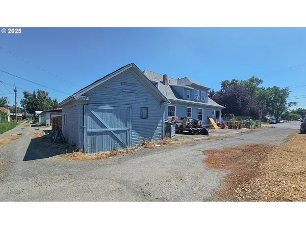 $279,990 | 2438 Auburn Avenue, Baker City, OR 97814