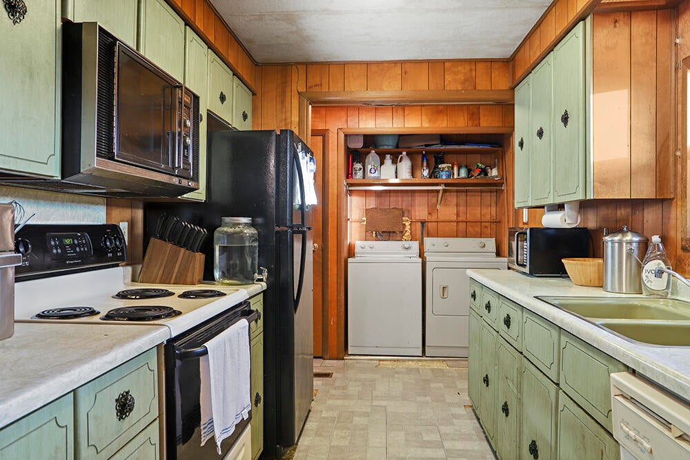 6511 Tunnel Loop Road Grants Pass, OR 97526 - Photo 7 of 28 8