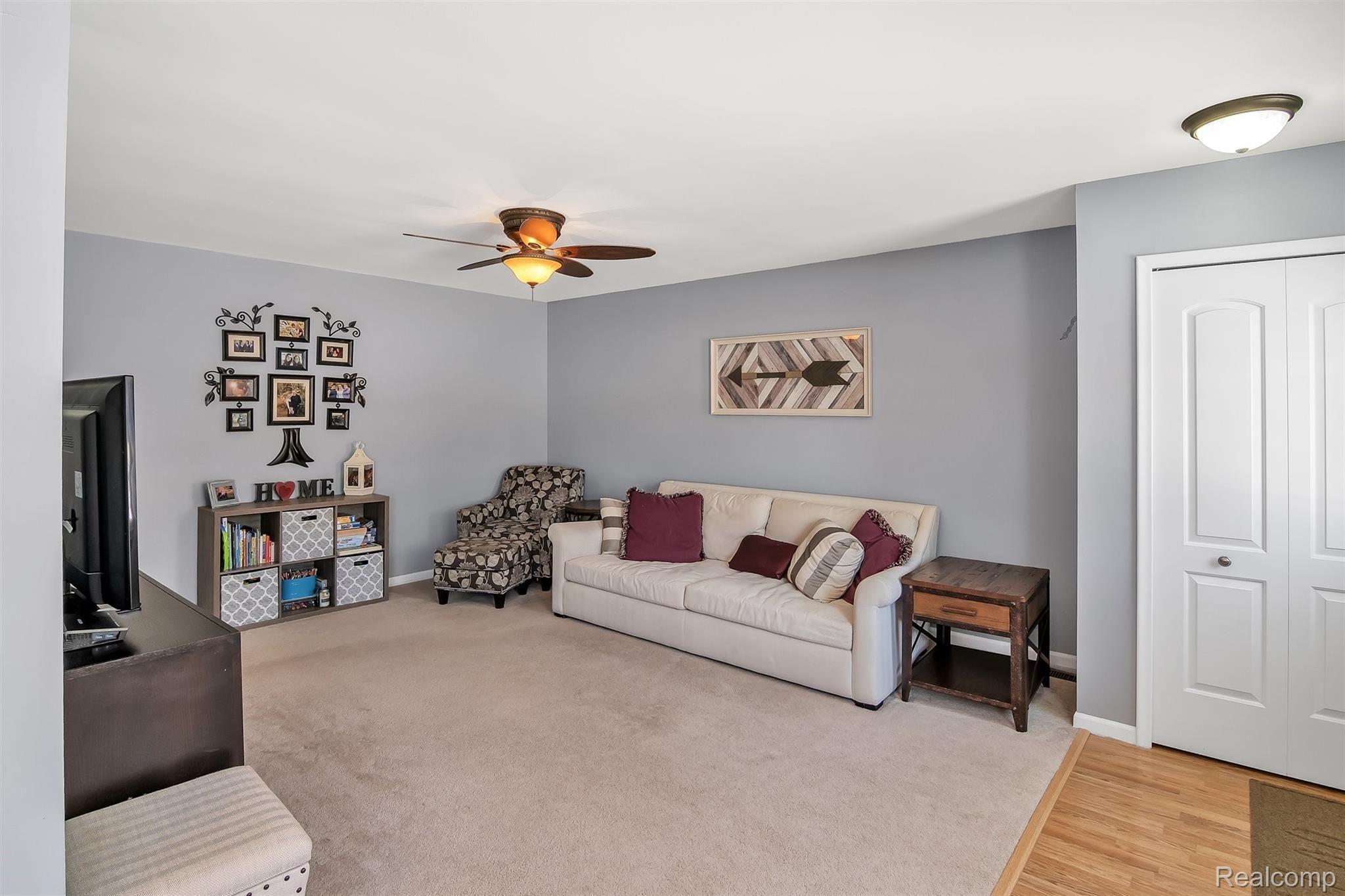 3677 Dearborn Avenue Rochester, MI 48309 - Photo 8 of 28 08-3677 Dearborn Ave-windowstill-real-estate-photography-8.jpg