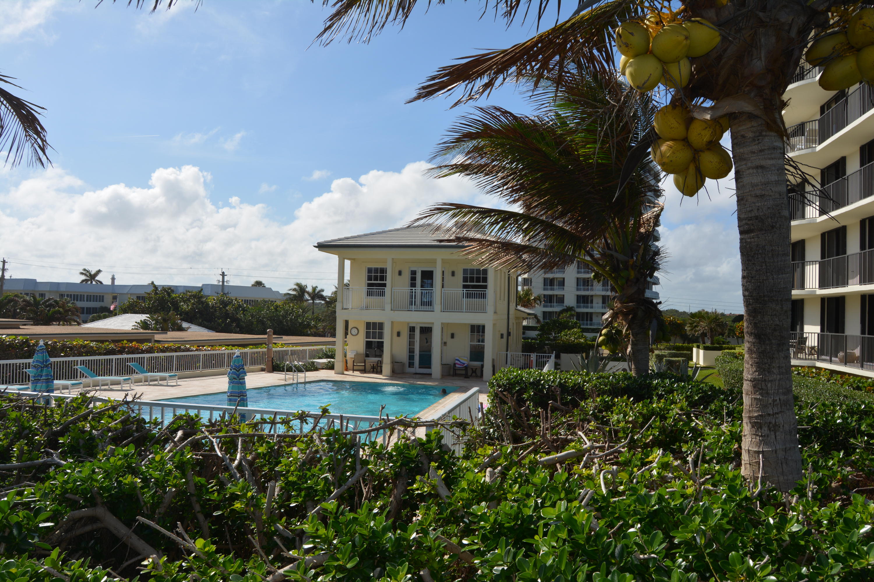 400 South Beach Road, Unit 602 Jupiter, FL 33469 - Photo 34 of 47 Pool House