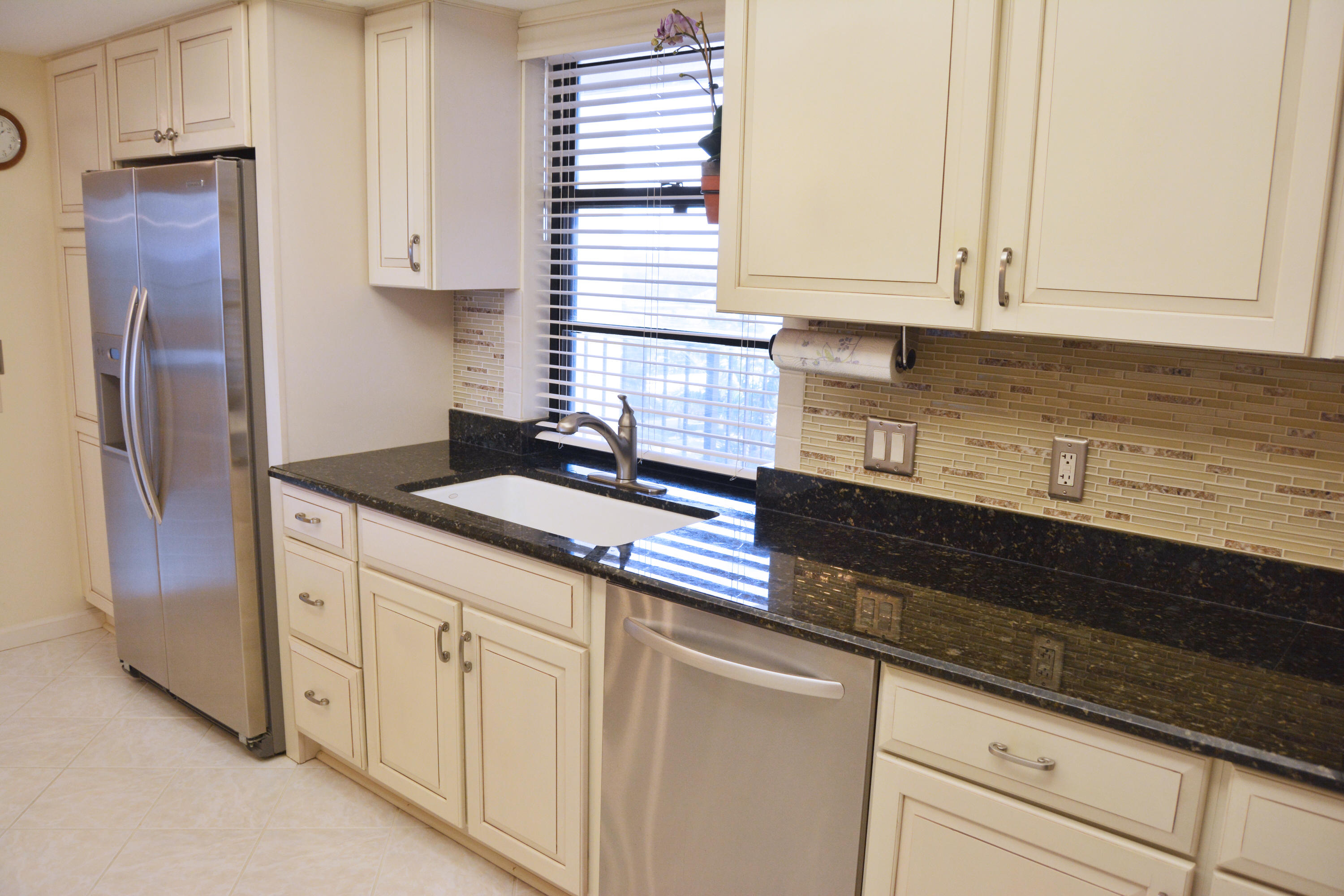 400 South Beach Road, Unit 602 Jupiter, FL 33469 - Photo 8 of 47 7-Kitchen