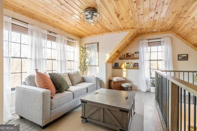 $379,900 | 302 Gumlog Drive, Lavonia, GA 30553