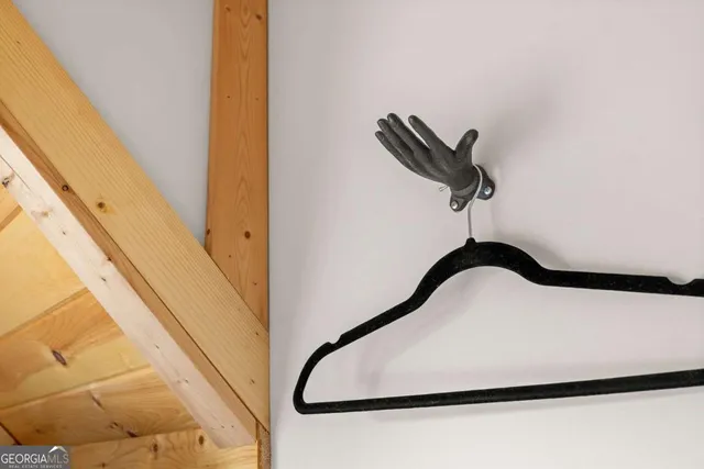 $379,900 | 302 Gumlog Drive, Lavonia, GA 30553