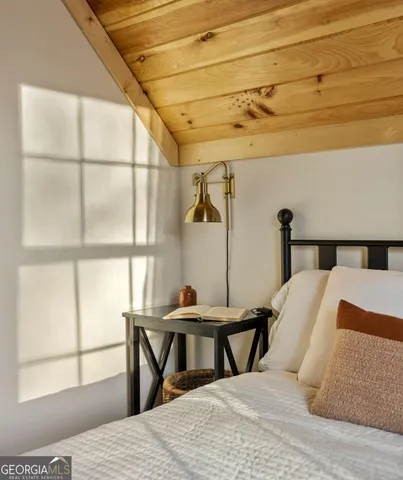 $379,900 | 302 Gumlog Drive, Lavonia, GA 30553