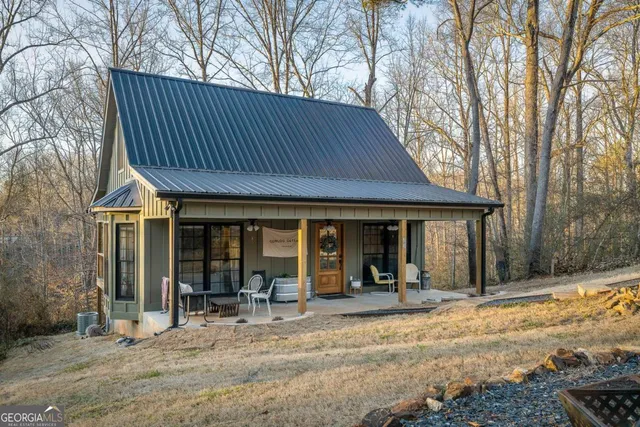 $379,900 | 302 Gumlog Drive, Lavonia, GA 30553