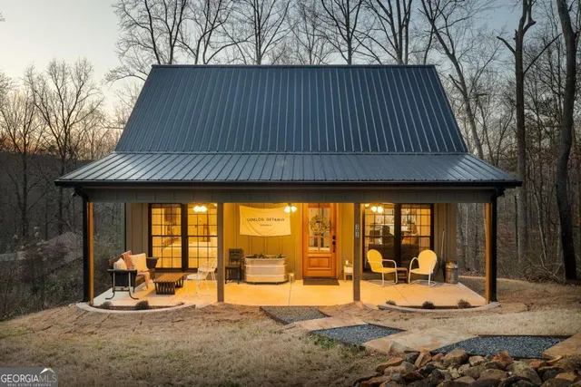 $379,900 | 302 Gumlog Drive, Lavonia, GA 30553