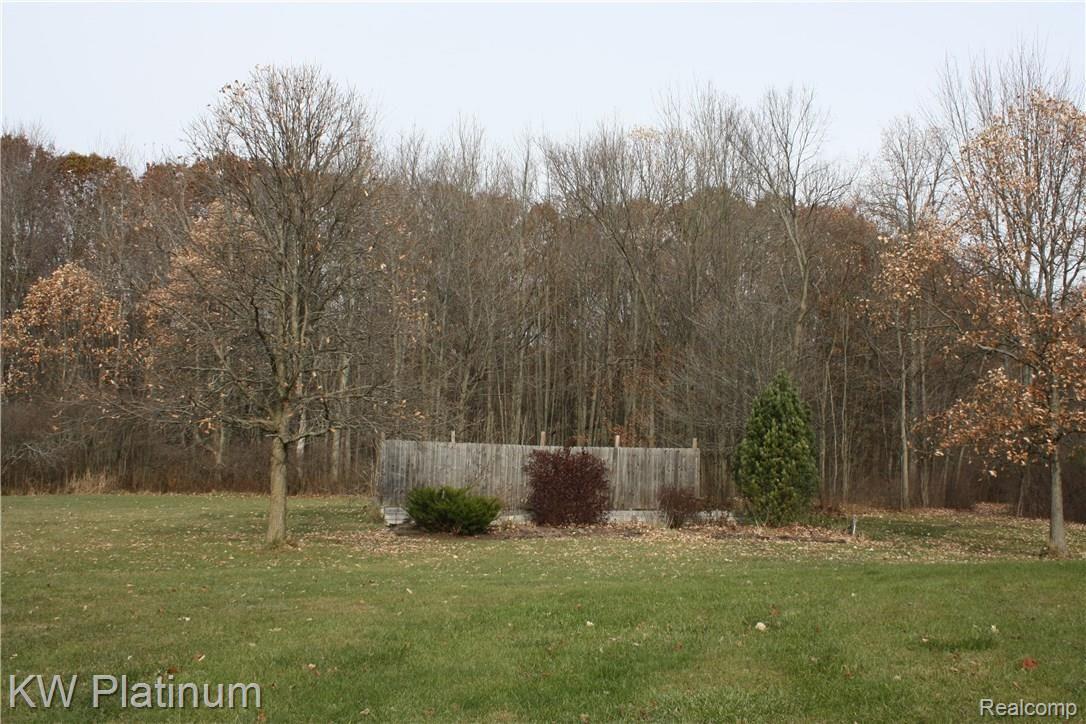 7200 Drexler Road St. Clair, MI 48079 - Photo 9 of 58 IMG_9855.JPG