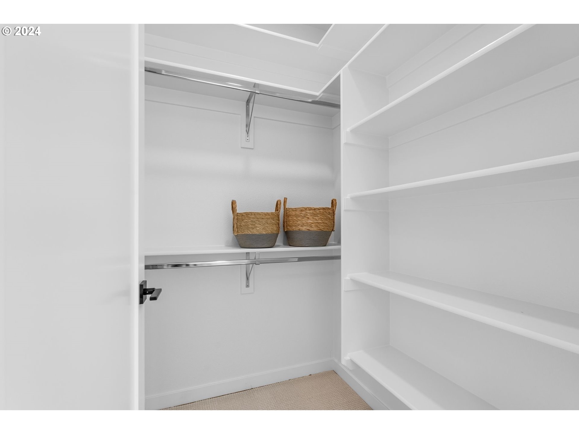 121 North Going Street, Unit 202 Portland, OR 97217 - Photo 20 of 30 a picture of a room