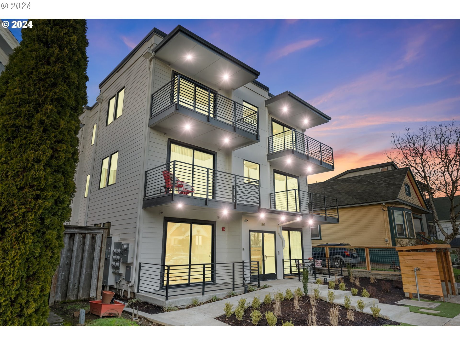 121 North Going Street, Unit 202 Portland, OR 97217 - Photo 29 of 30 a view of a building