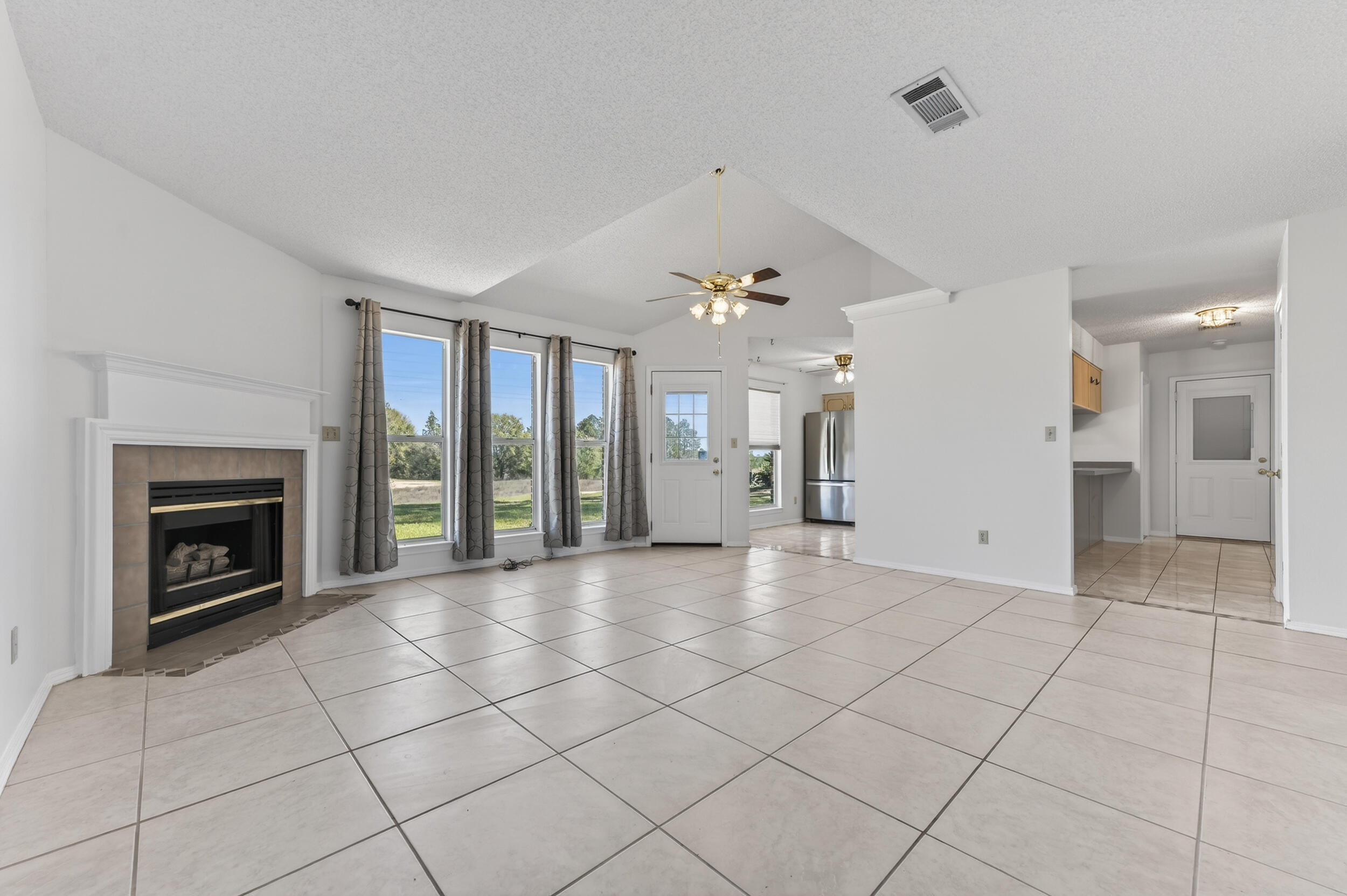 4571 Top Flight Drive Crestview, FL 32539 - Photo 17 of 59 4571 top flight dr-crestview-14