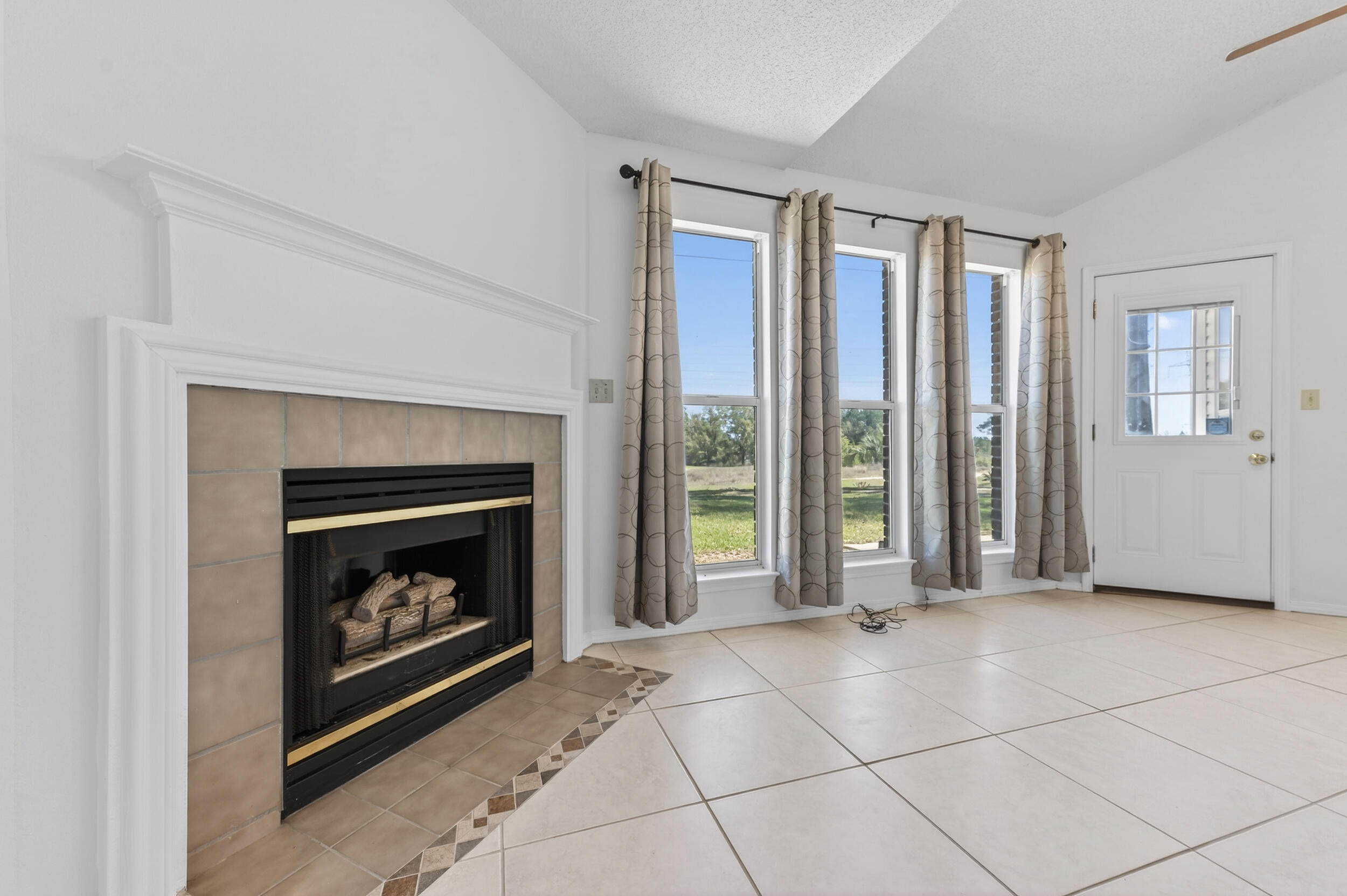 4571 Top Flight Drive Crestview, FL 32539 - Photo 18 of 59 4571 top flight dr-crestview-16