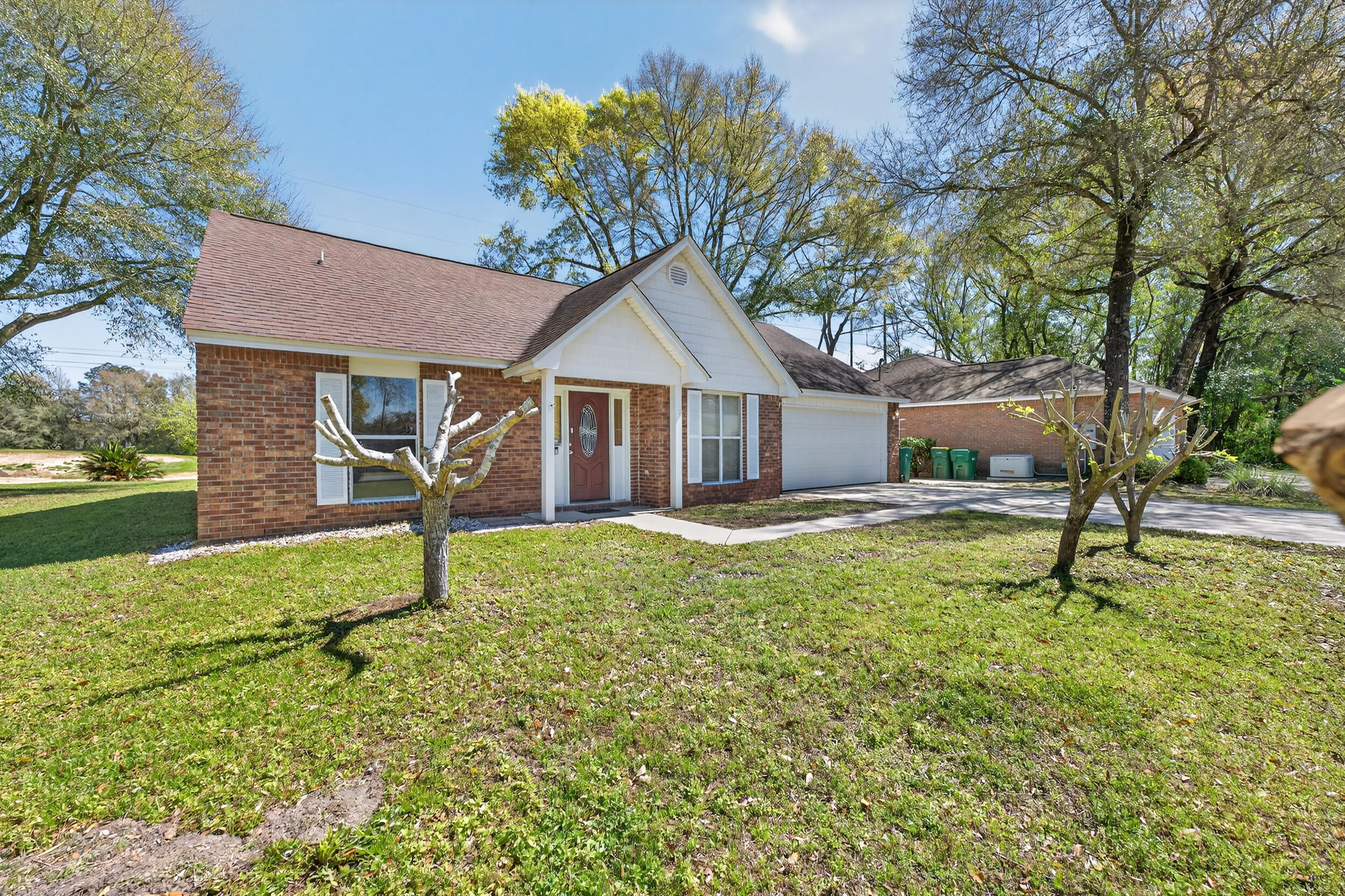 4571 Top Flight Drive Crestview, FL 32539 - Photo 2 of 59 4571 top flight dr-crestview-3